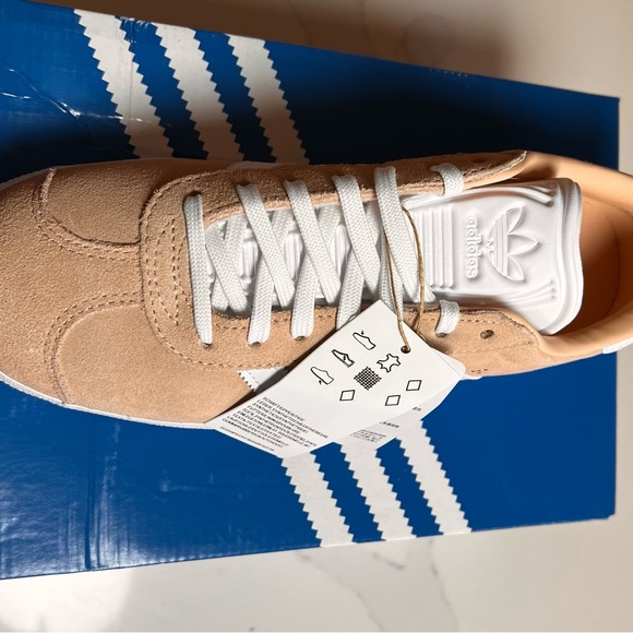 adidas Gazelle Sneakers in blush pink and White - Picture 13 of 13